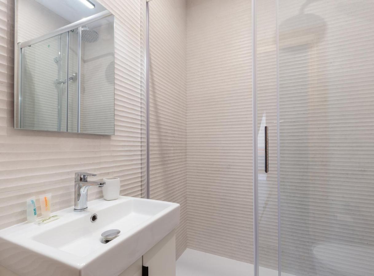 Spacious Doubleroom Apartment At Sants Barcelona Luaran gambar